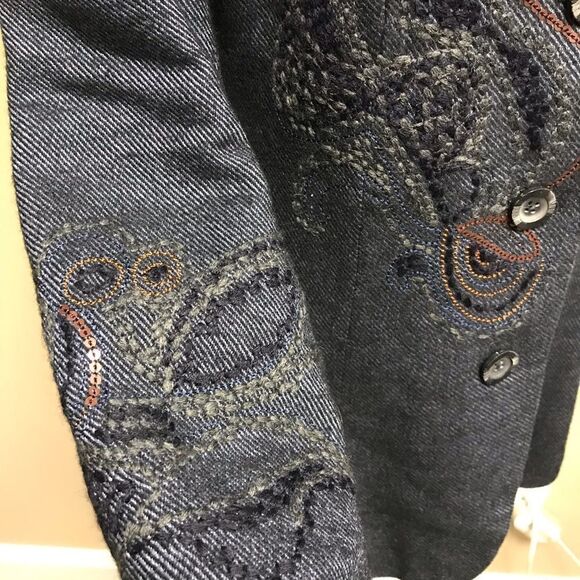 👠Coldwater Creek embroidered navy jacket.   Size 4 - Picture 3 of 8